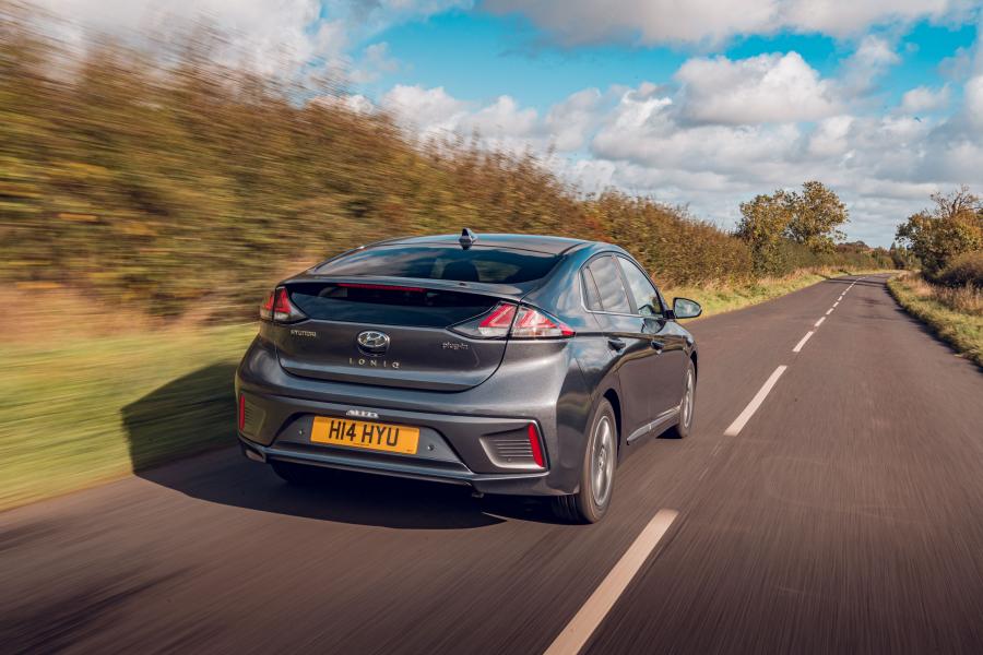  Hyundai IONIQ Plug-in Hybrid (AE) 2019 года  (UK) (фото 27 из 40)